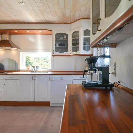 Three-bedroom Holiday In Ebeltoft