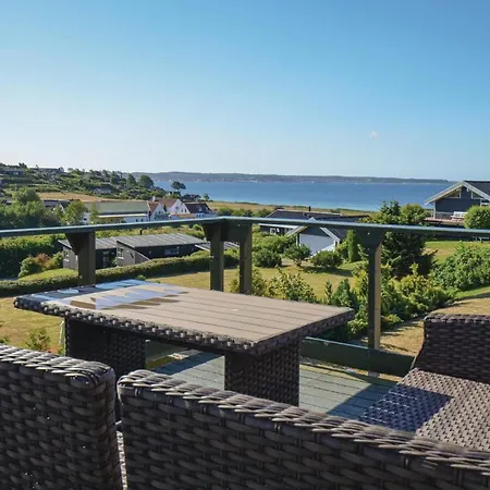 Three-bedroom Holiday In *