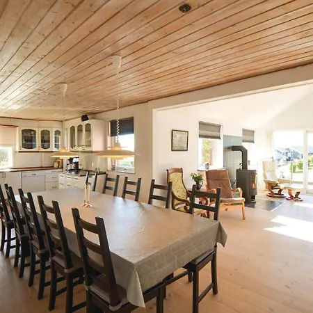 Three-bedroom Holiday In