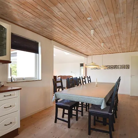 Three-bedroom Holiday In Nyaraló