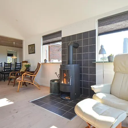 Three-bedroom Holiday In Nyaraló *
